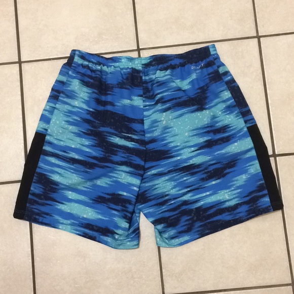 Men’s NWOT Nike Ocean Waves Swim Trunks - Picture 2 of 3